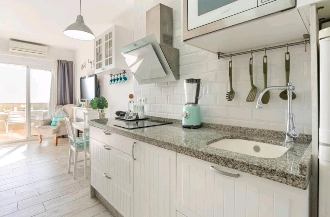 El Estudio De La Playa Benalbeach Holidays Deluxe Benalmádena Zewnętrze zdjęcie